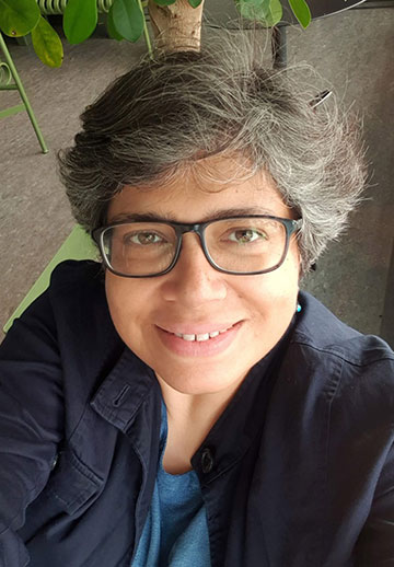 Portrait of woman smiling
