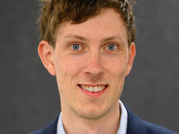 Journeys in Optics: Falko Schmidt