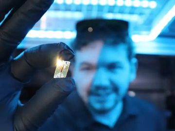 EpoQ Wins PhotonDelta Contest with Photonic Atomic Clock