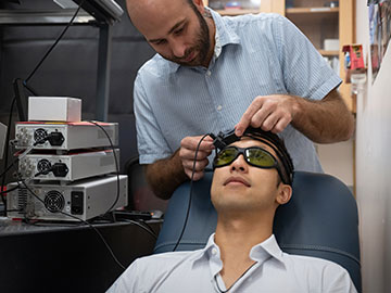 Laser Headset Promises Simple Test for Stroke Risk