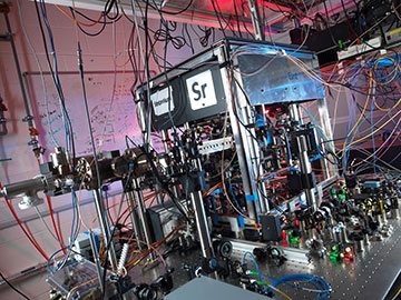 Optical lattice clock