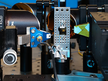 Hybrid Photonic-THz Chip For Next-Gen Technologies