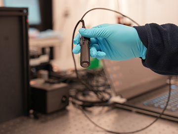 Handheld microscope