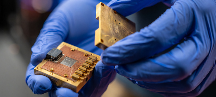 Quantum Bath Cleans Up Entanglement
