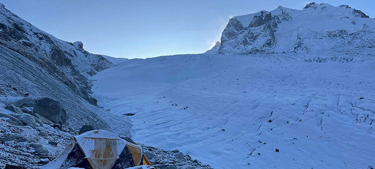 An Optical-Fiber Probe for Glacial Crevasses