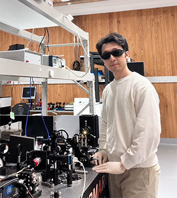 Ziwei Yang in the lab